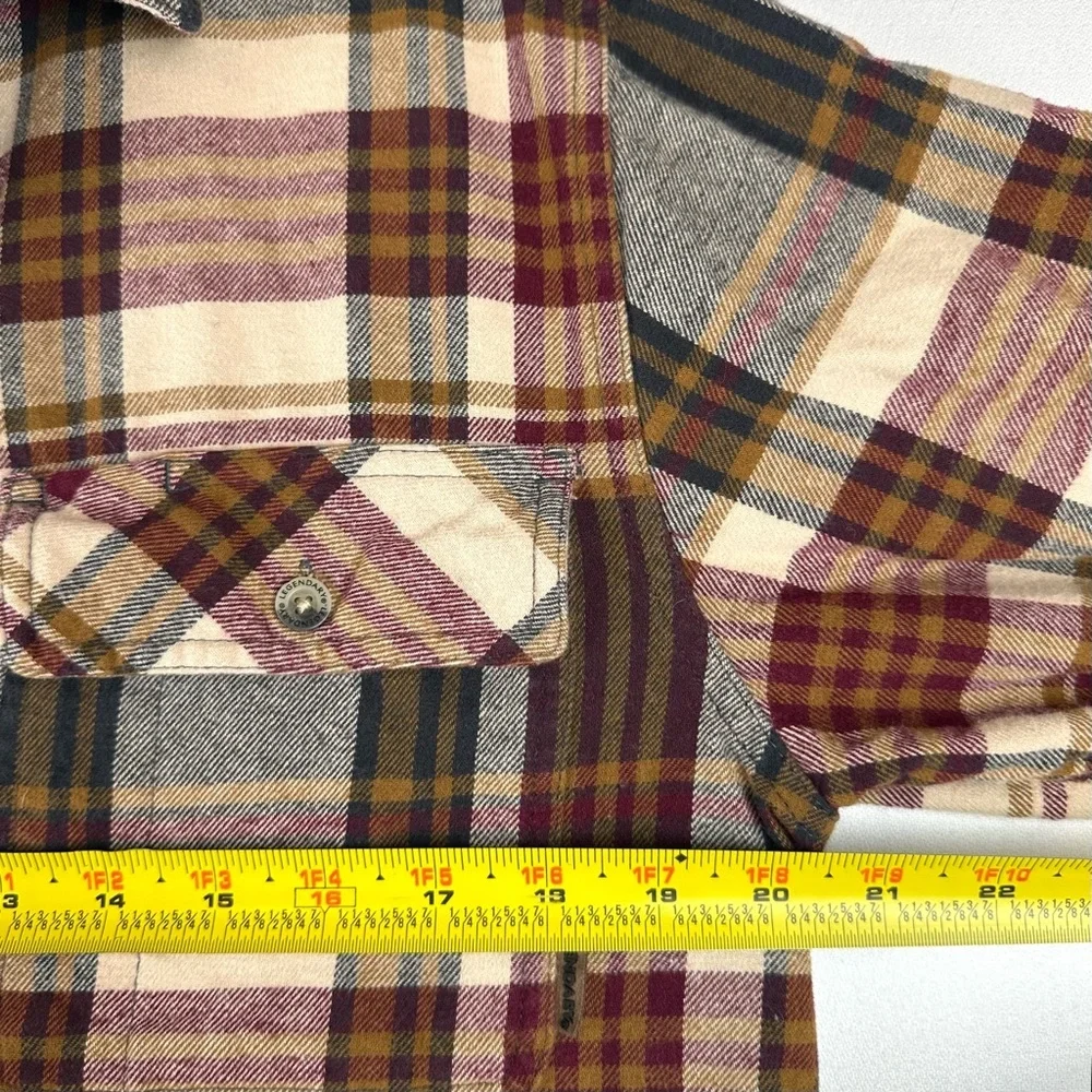 Legendary Whitetails  Buck Camp Plaid Button Down Flannel Shirt Outdoors